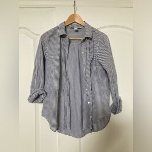 Old Navy classic cotton shirt, size M